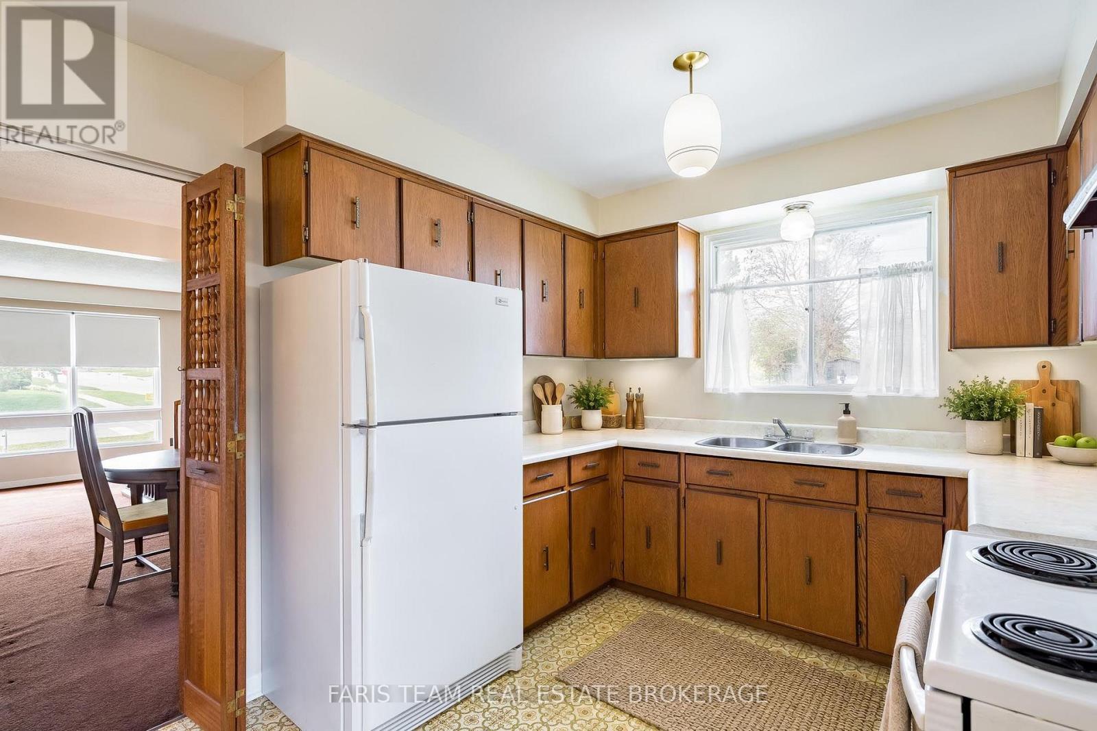 58 Steel Street, Barrie, ON photo 4