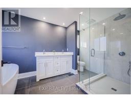 779 Mclaren Street, Newmarket, ON L3Y8H3 Photo 26