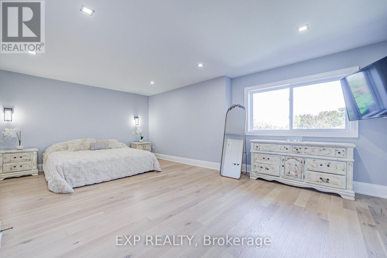 779 MCLAREN STREET - 24