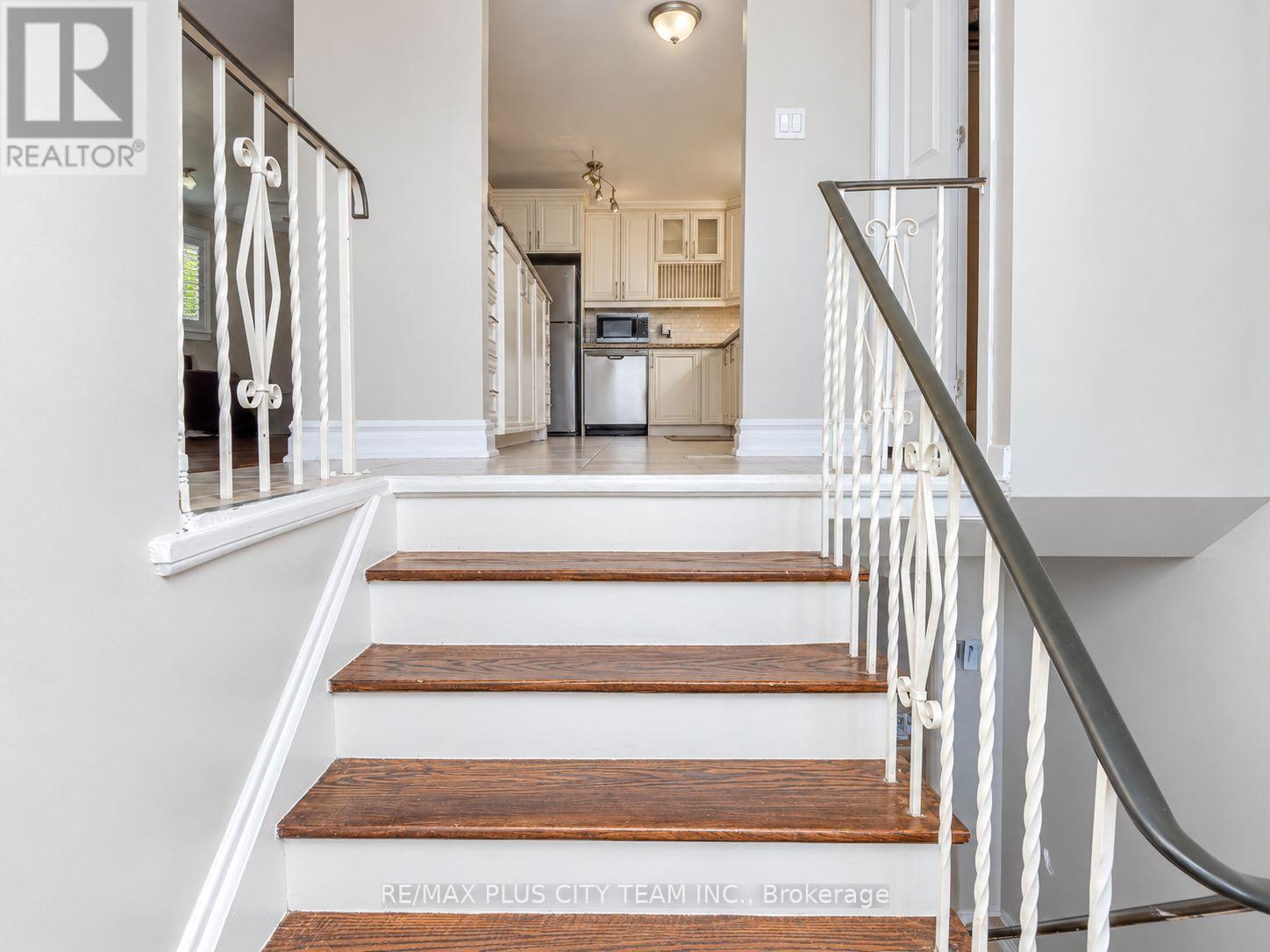 50 Blossom Crescent — photo 11