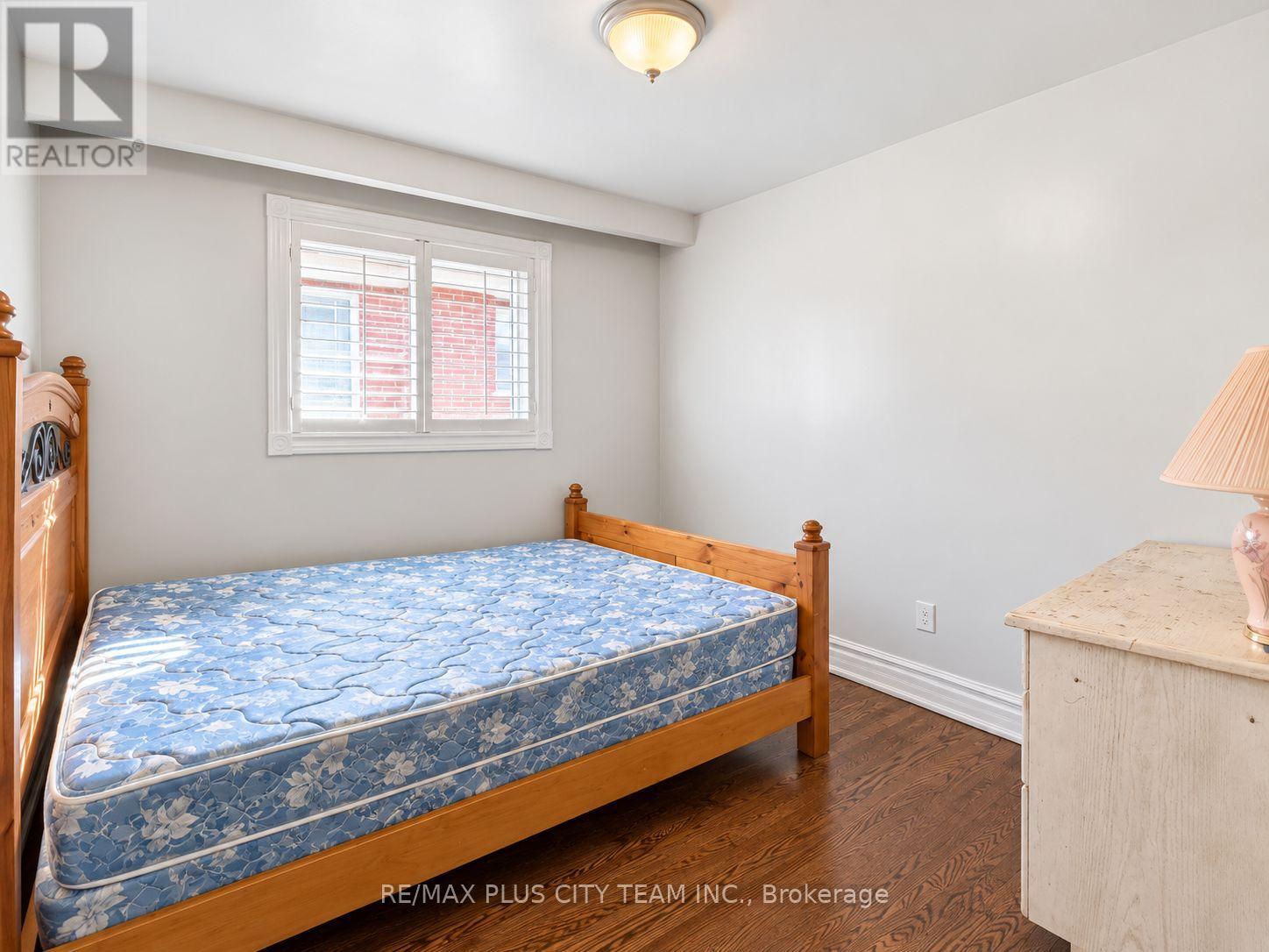 50 Blossom Crescent — photo 13