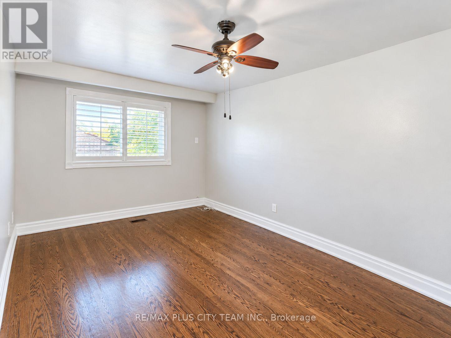 50 Blossom Crescent — photo 16
