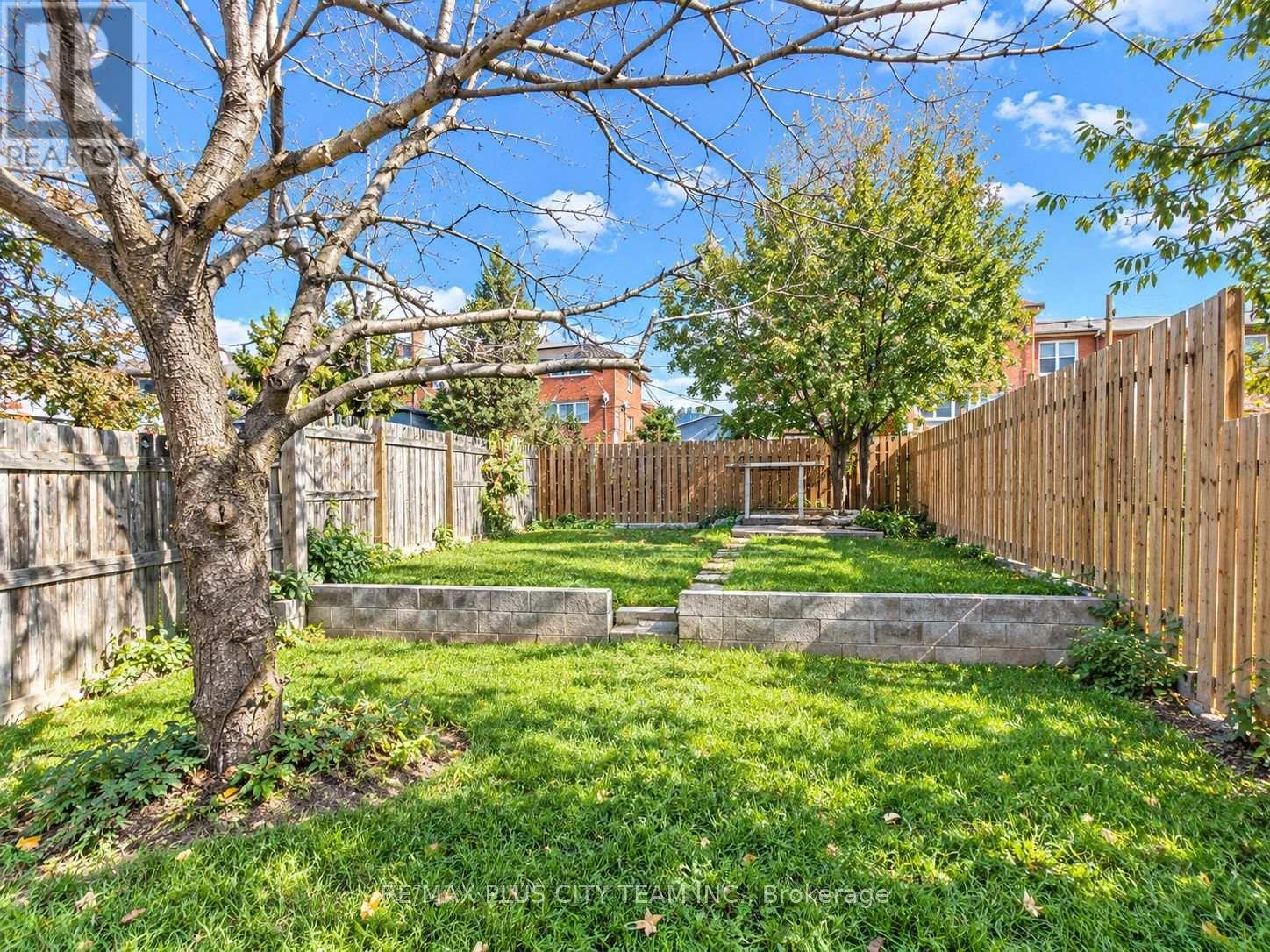 50 Blossom Crescent — photo 29