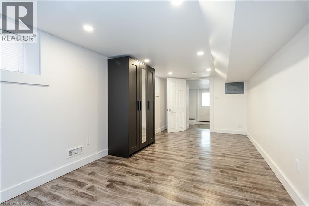 40 Woodland Avenue — photo 42