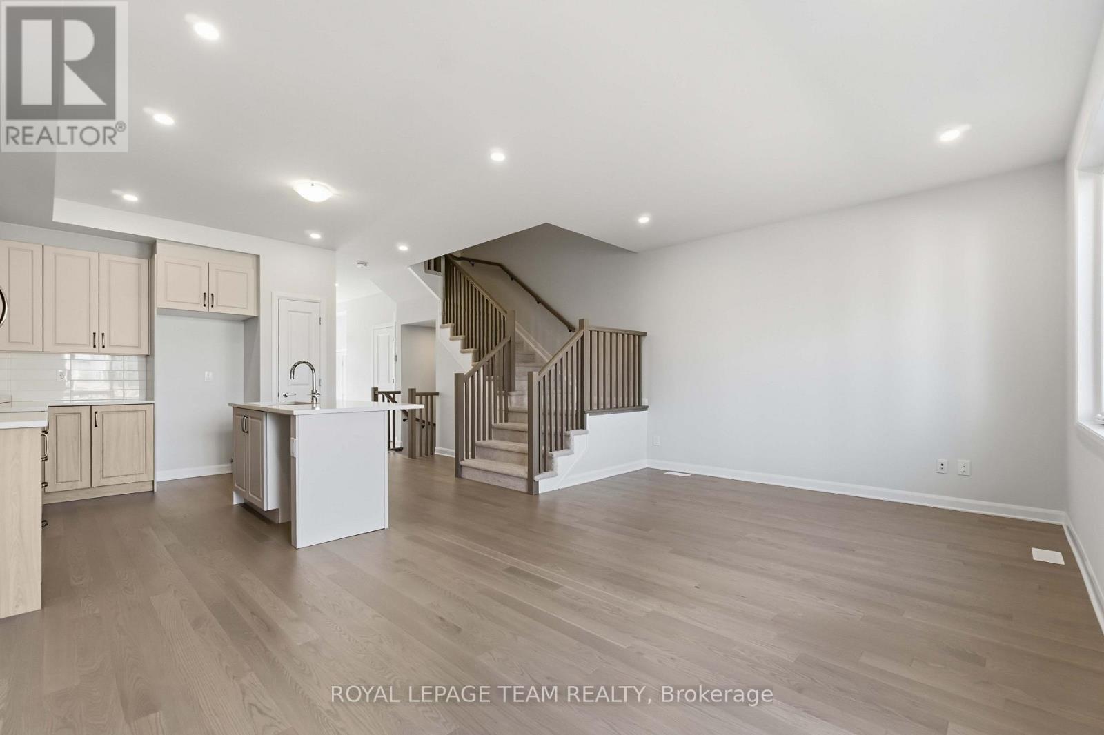 837 Eileen Vollick Crescent — photo 10
