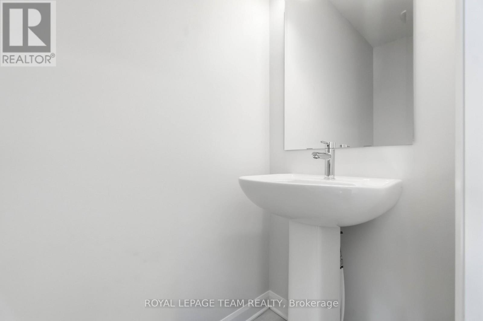 837 Eileen Vollick Crescent — photo 18