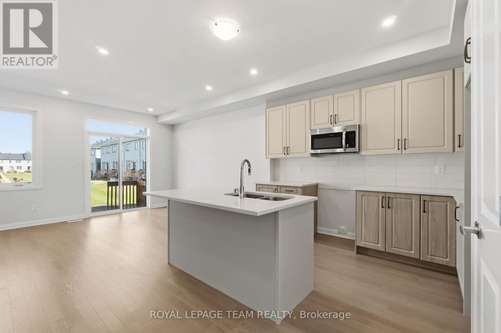 837 Eileen Vollick Crescent — photo 13