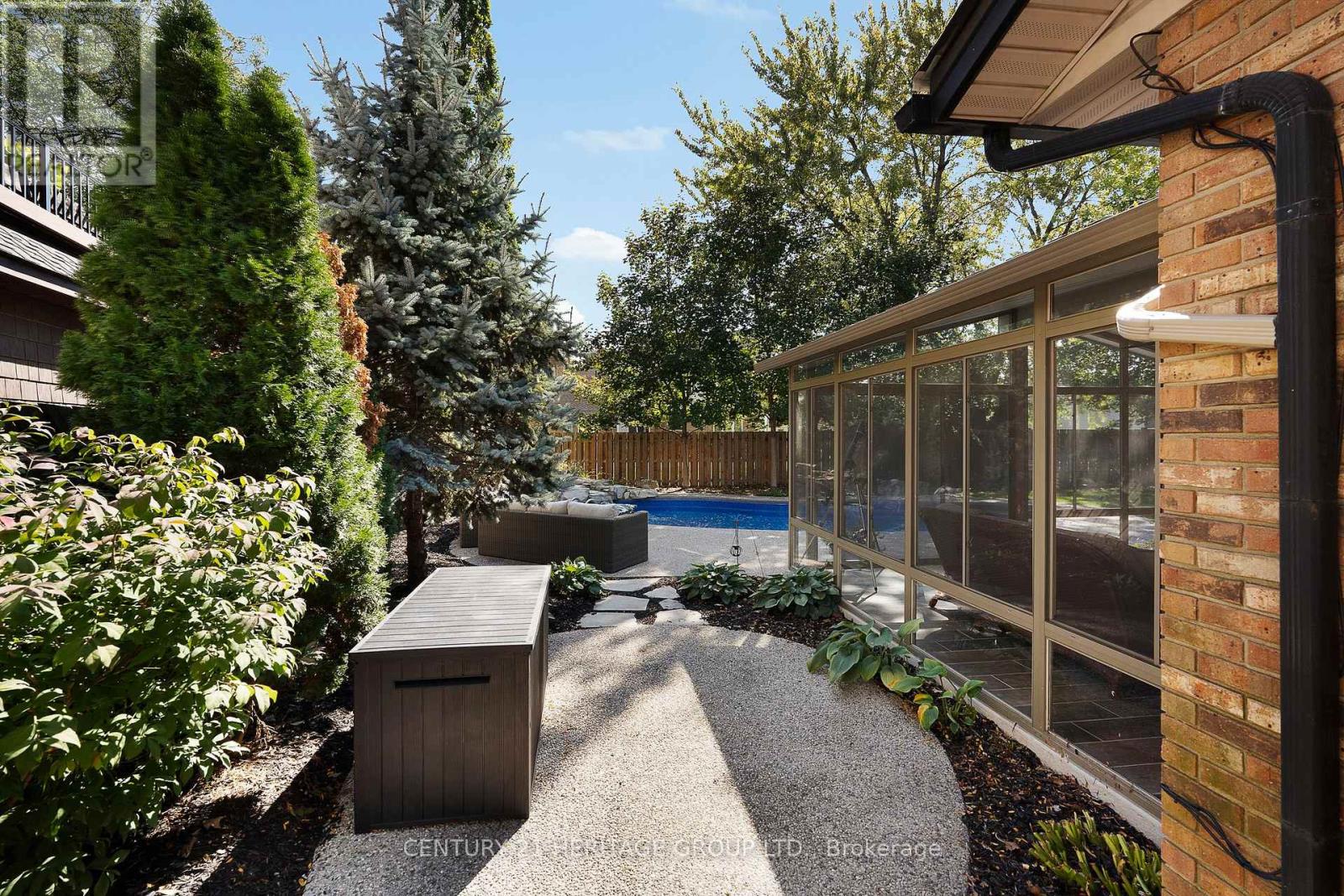 121 SOUTH RIVERVIEW DRIVE - 37