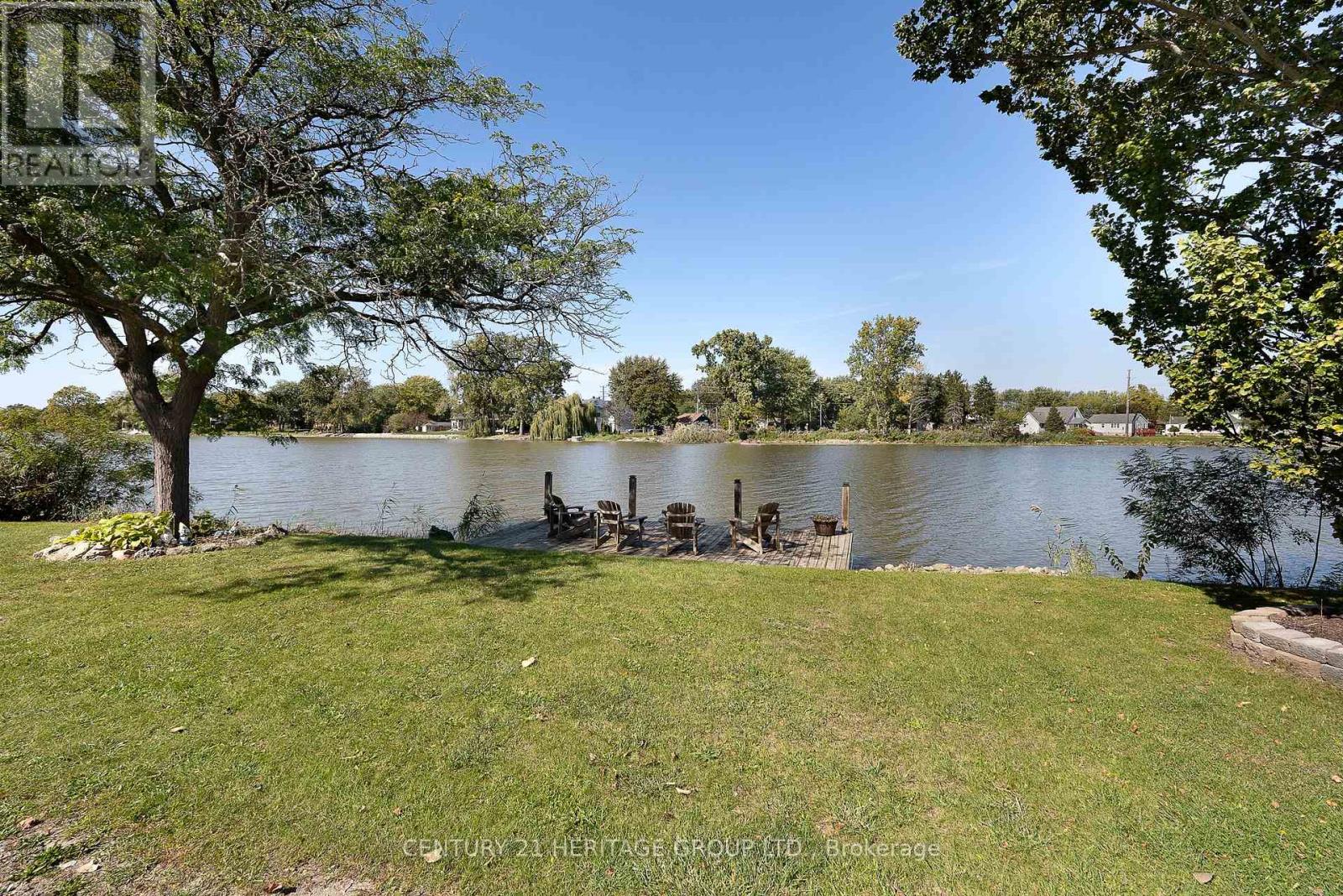 121 South Riverview Drive, Amherstburg, ON photo 5