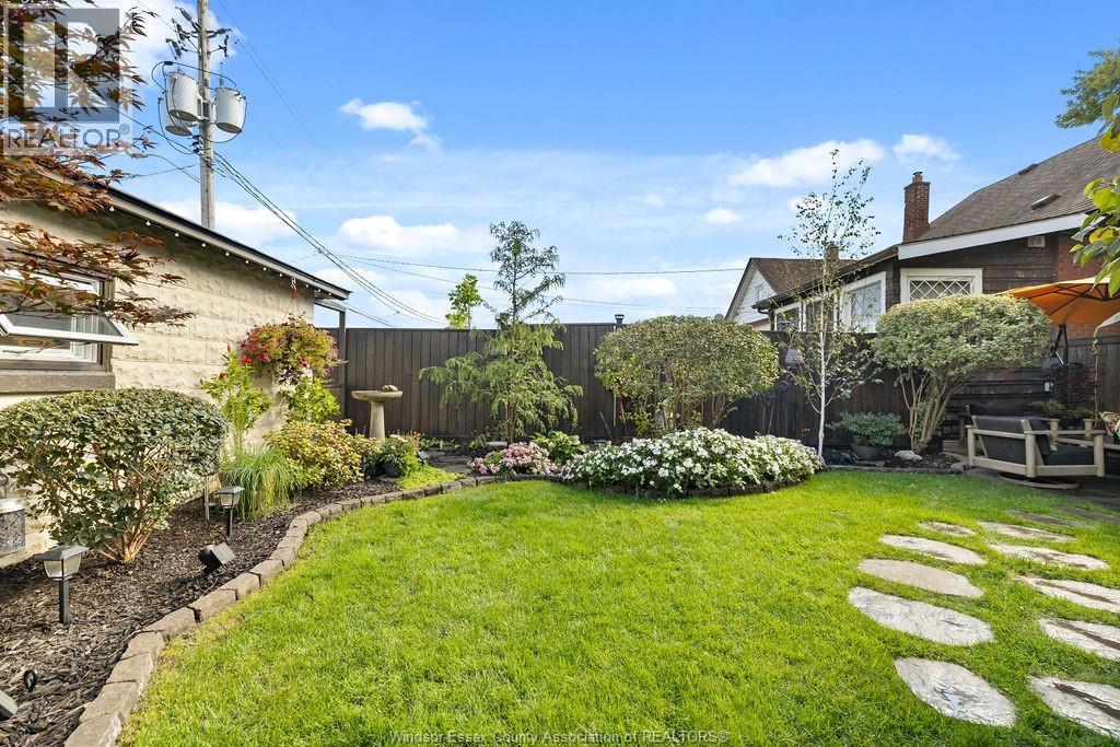 1248 GLADSTONE AVENUE - 38