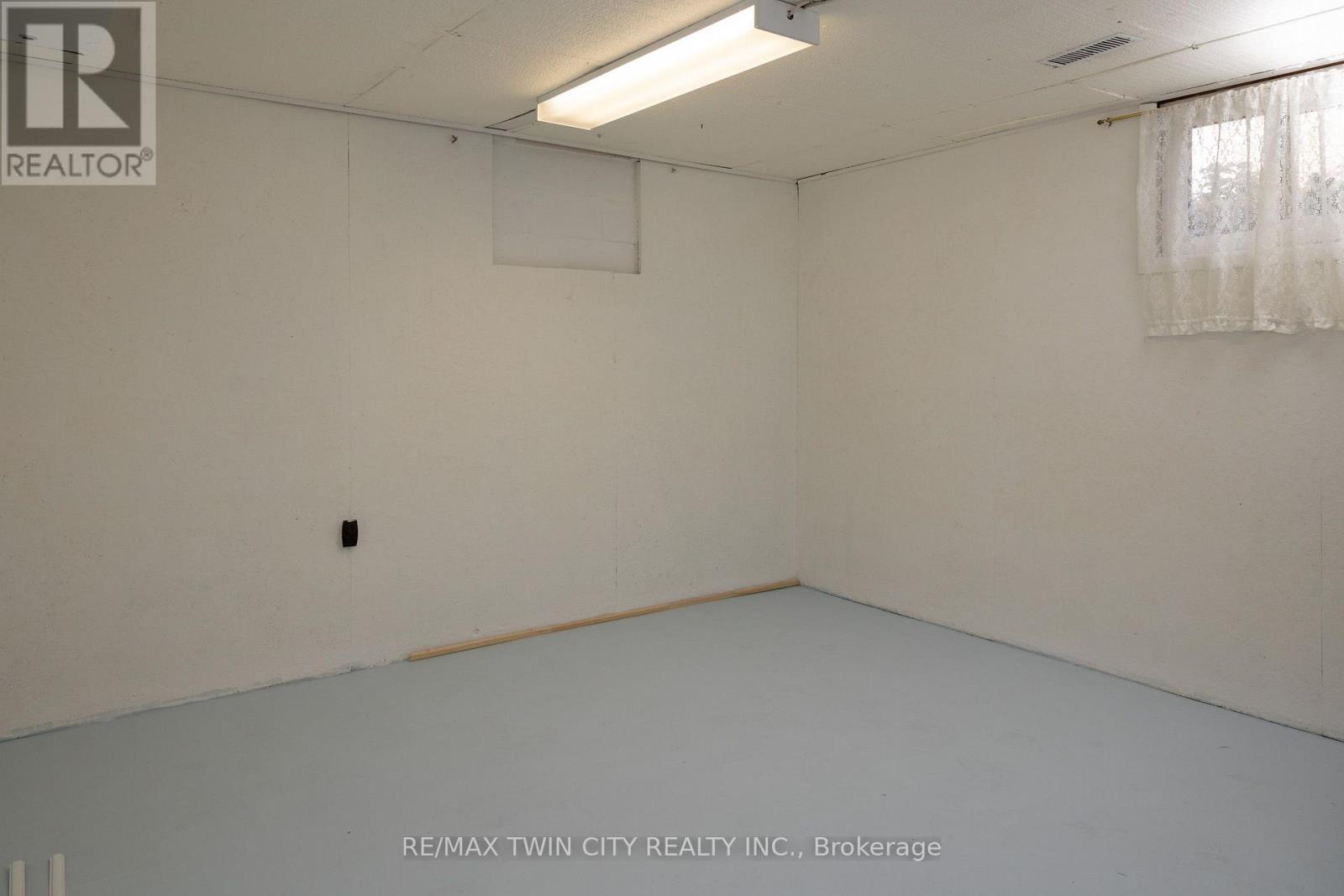 156 Mutual Street North — photo 24