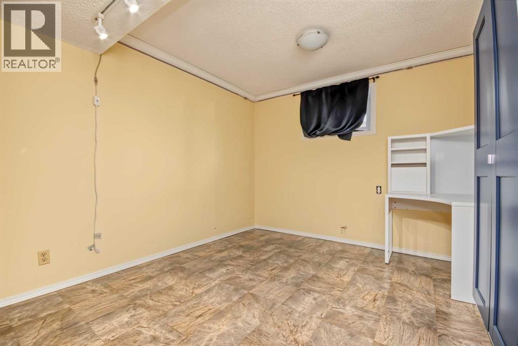 9907 85 Avenue - 26