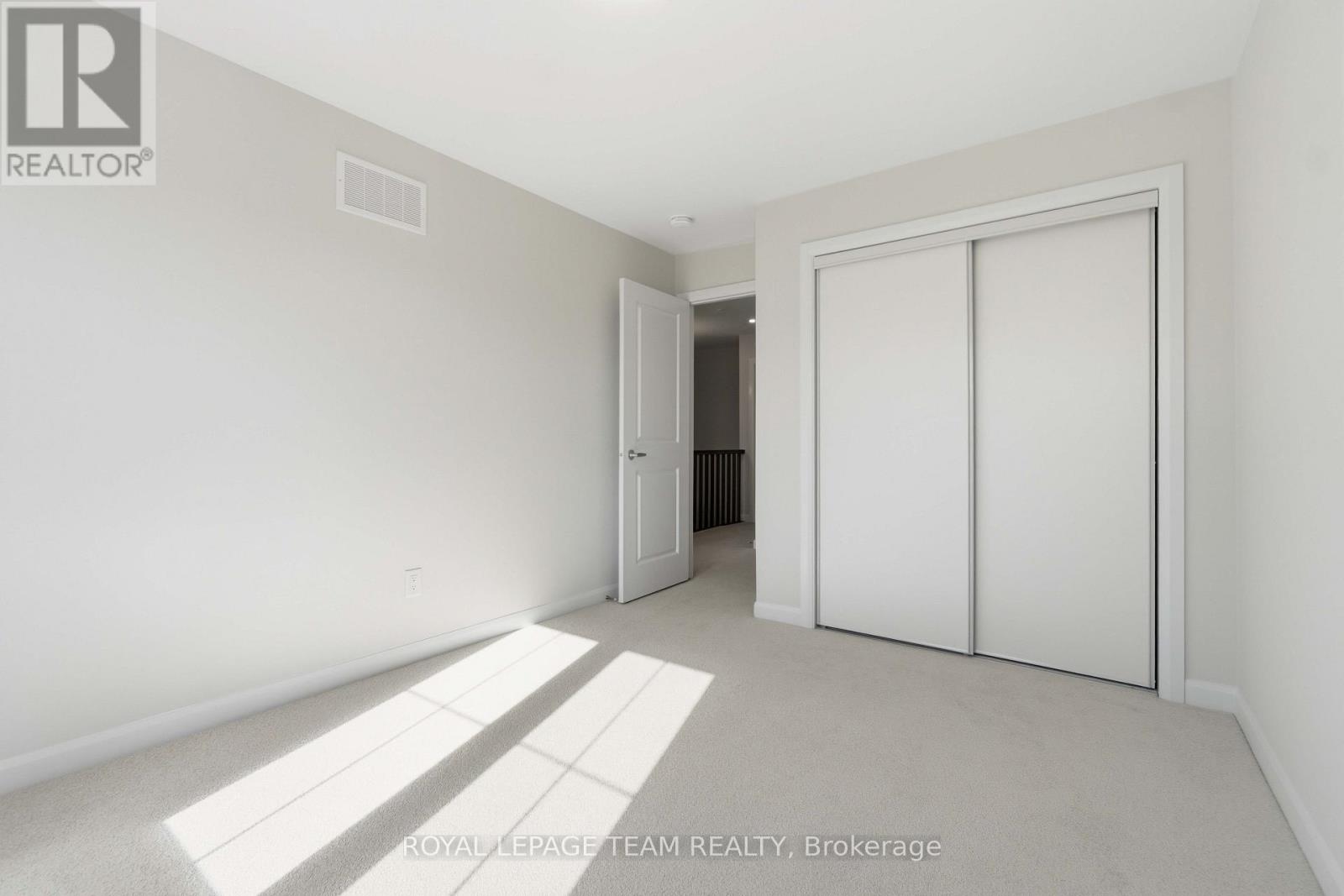 837 Eileen Vollick Crescent — photo 27