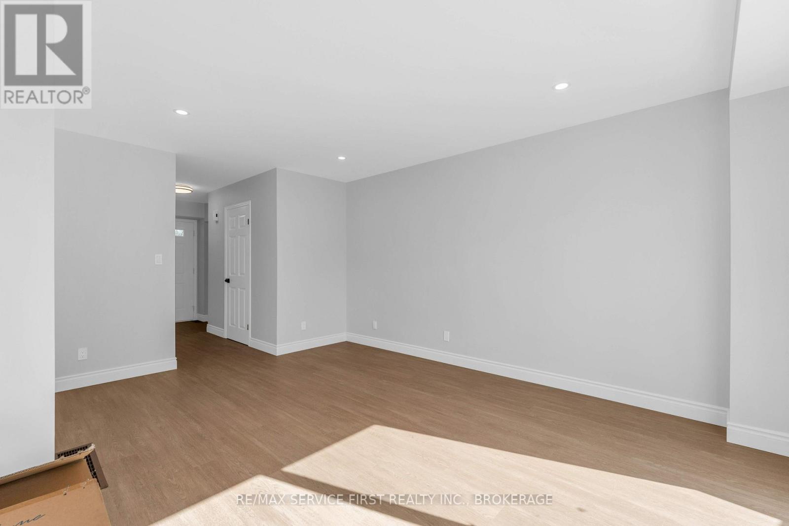 363 WATERLOO DRIVE - 11