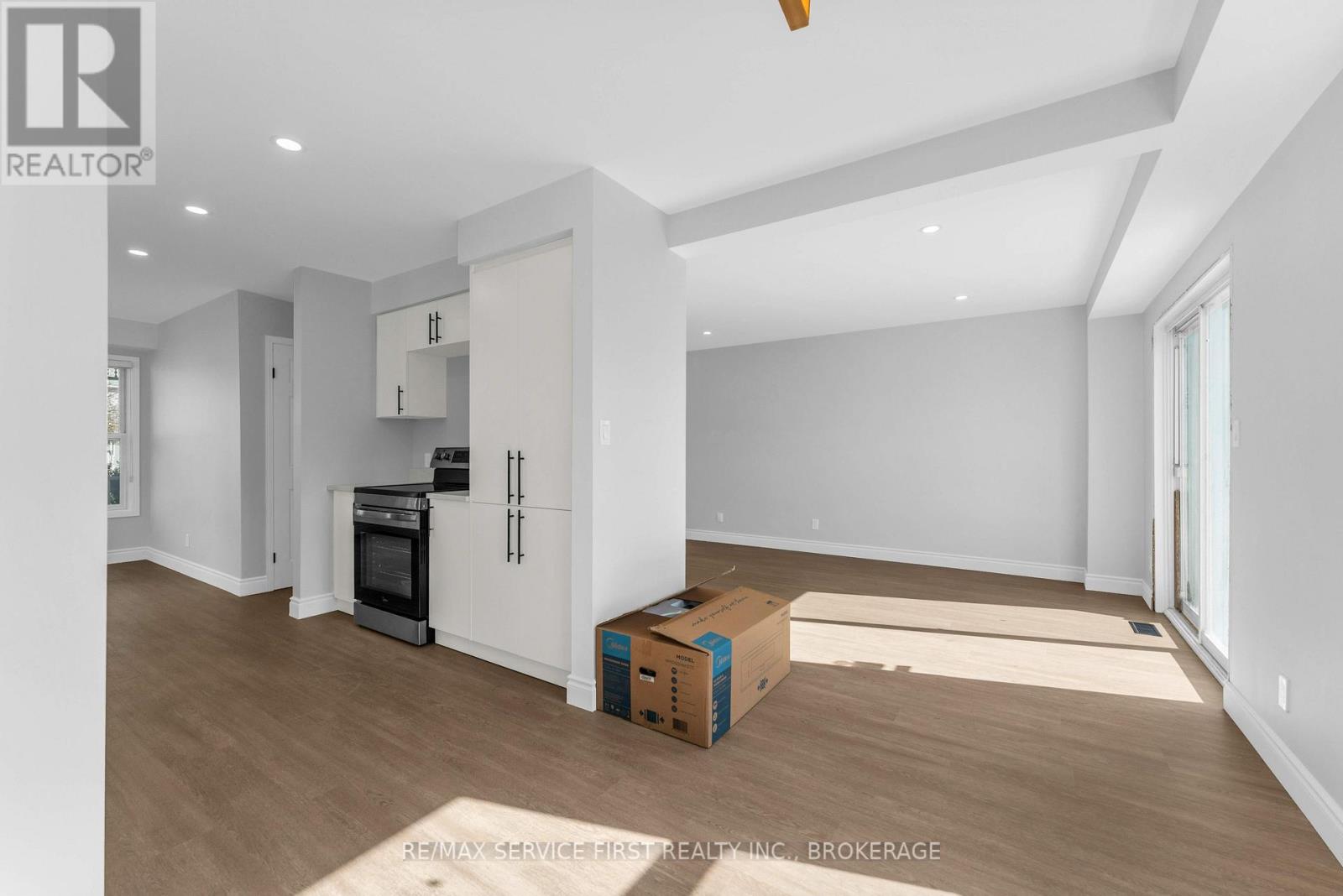 363 WATERLOO DRIVE - 13