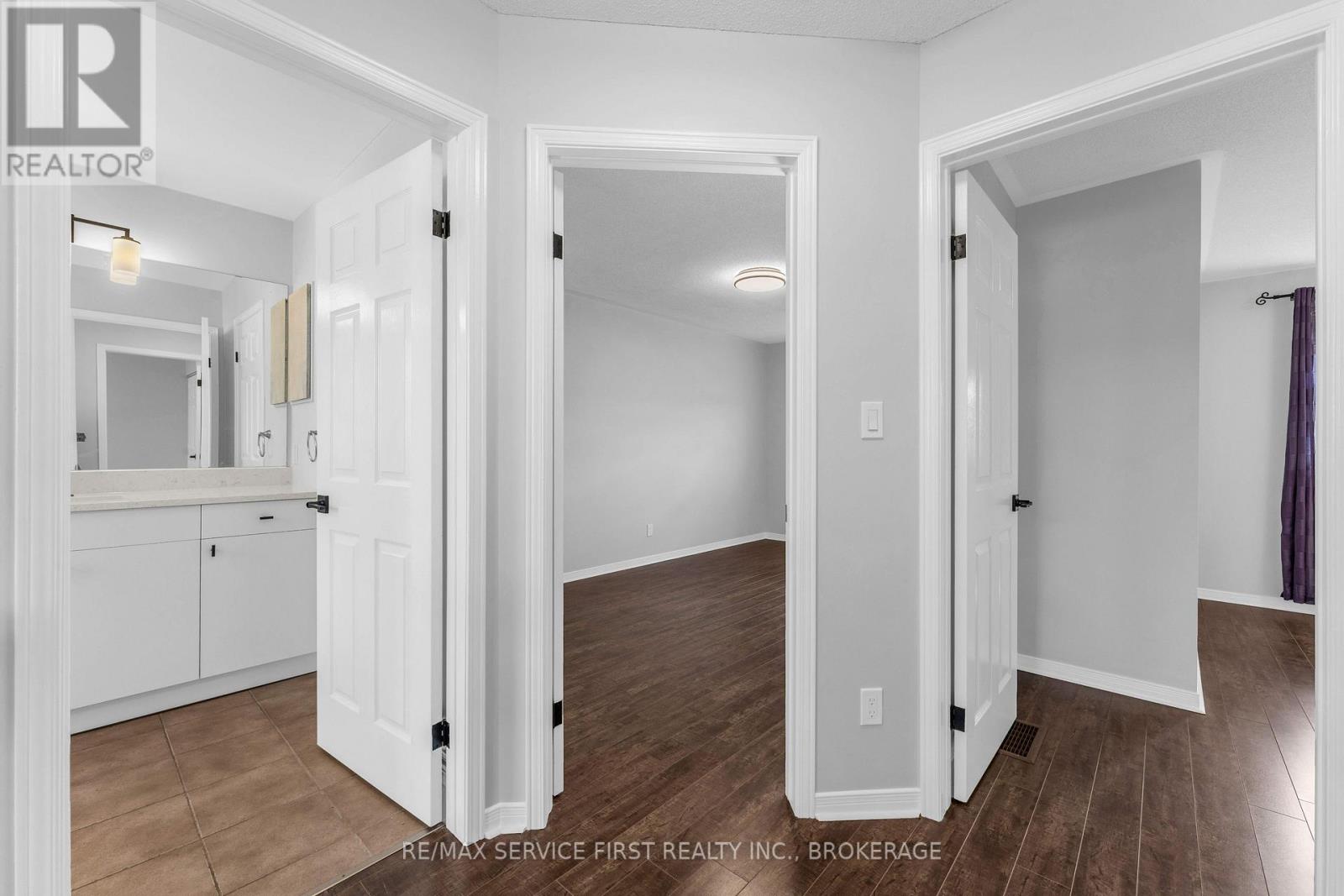 363 WATERLOO DRIVE - 26
