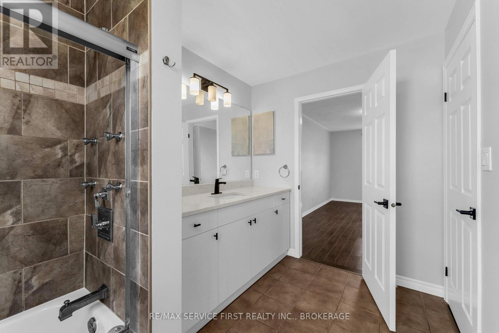 363 WATERLOO DRIVE - Image 29