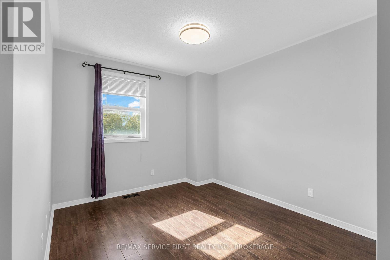 363 WATERLOO DRIVE - Image 33