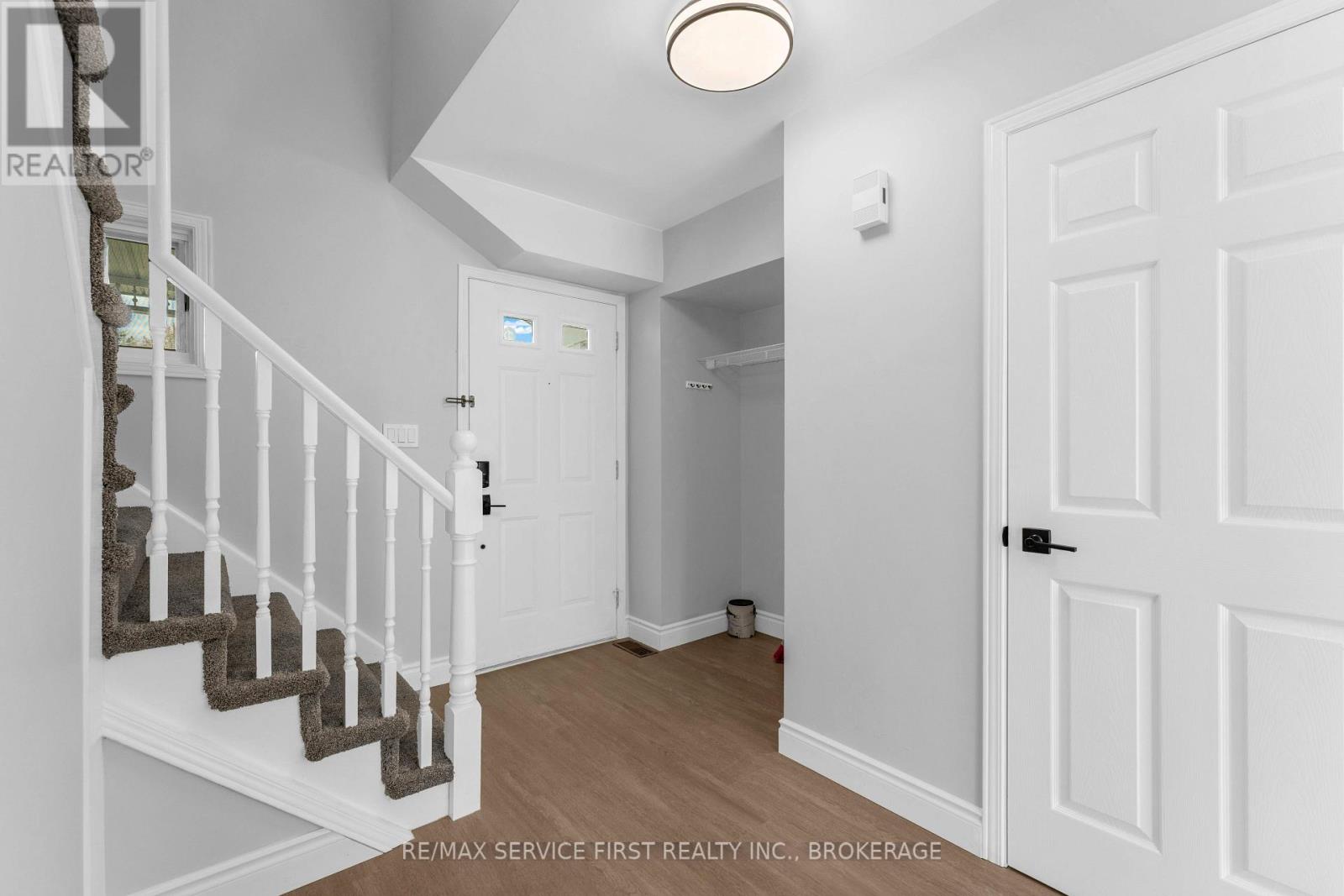 363 WATERLOO DRIVE - Image 5