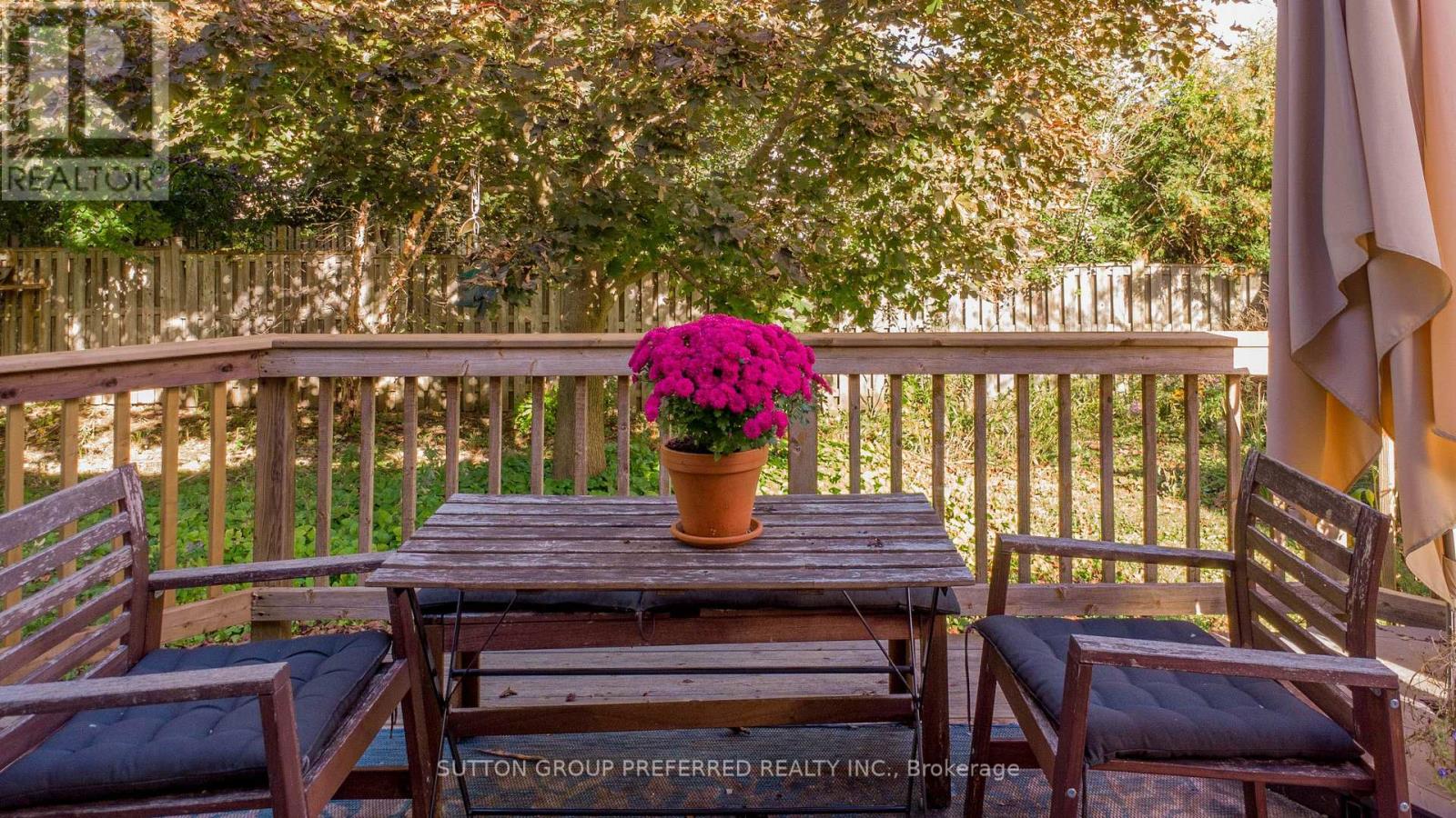 105 RICHMEADOW CRESCENT - 44
