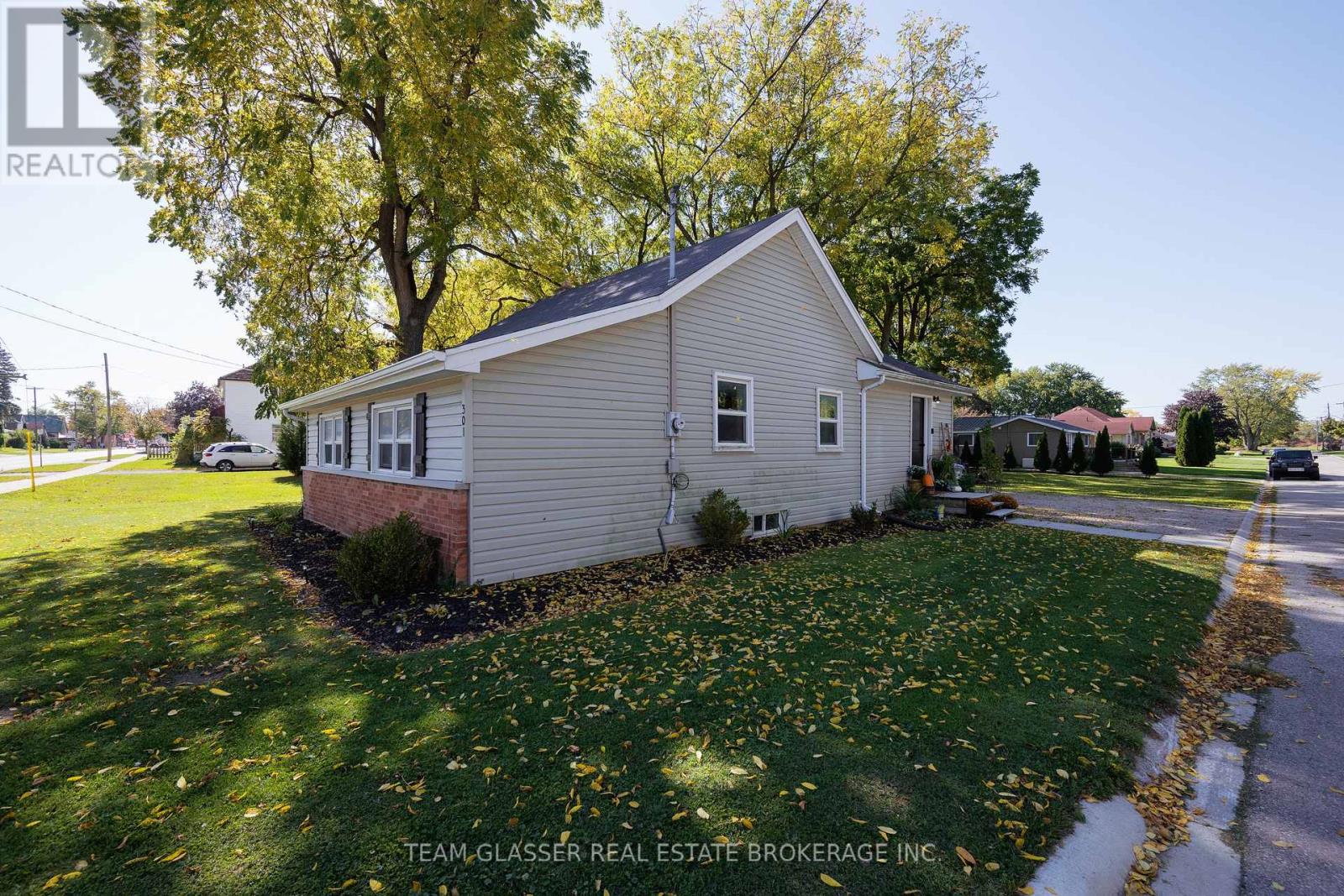 301 MAIN STREET - 10