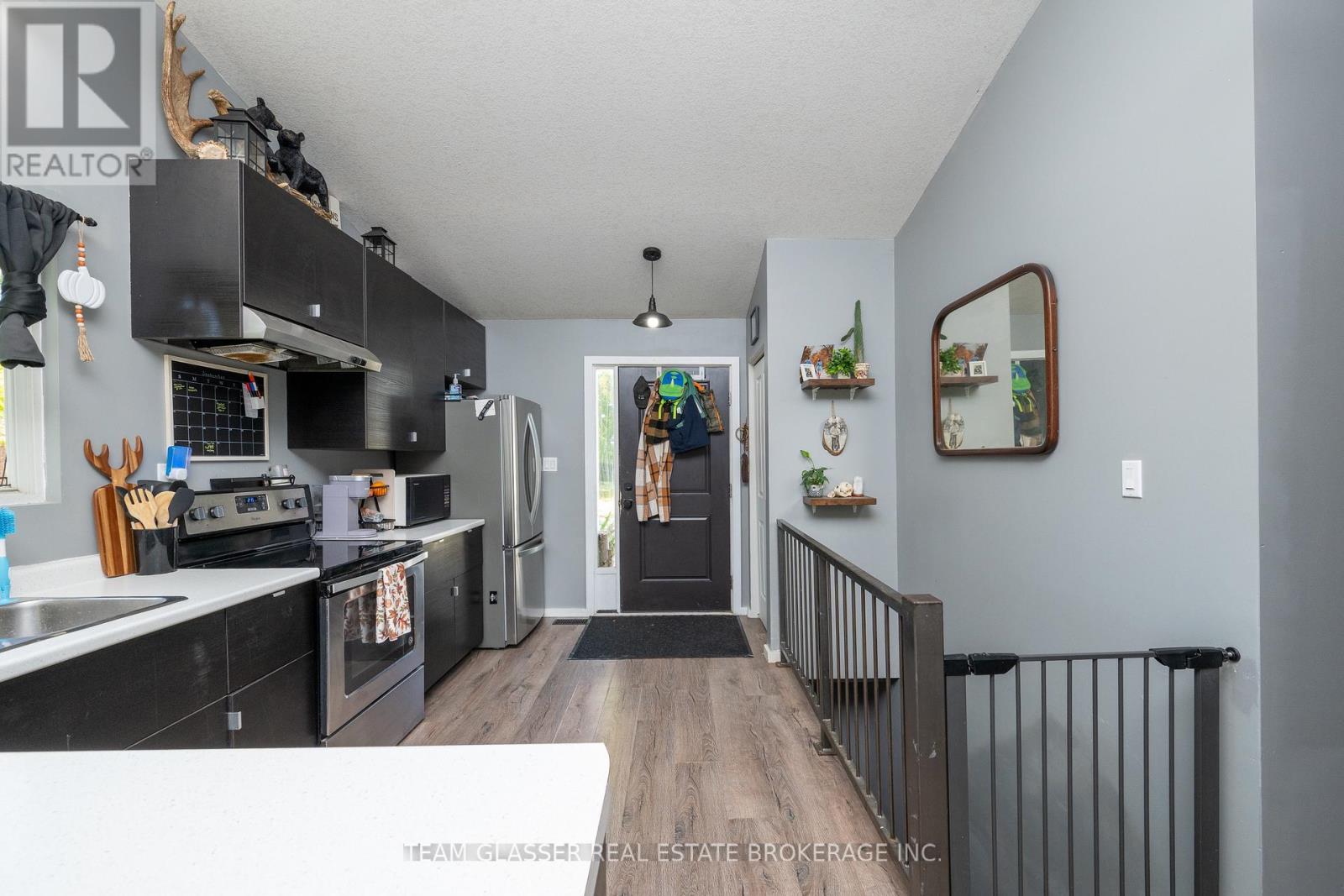 301 MAIN STREET - 14