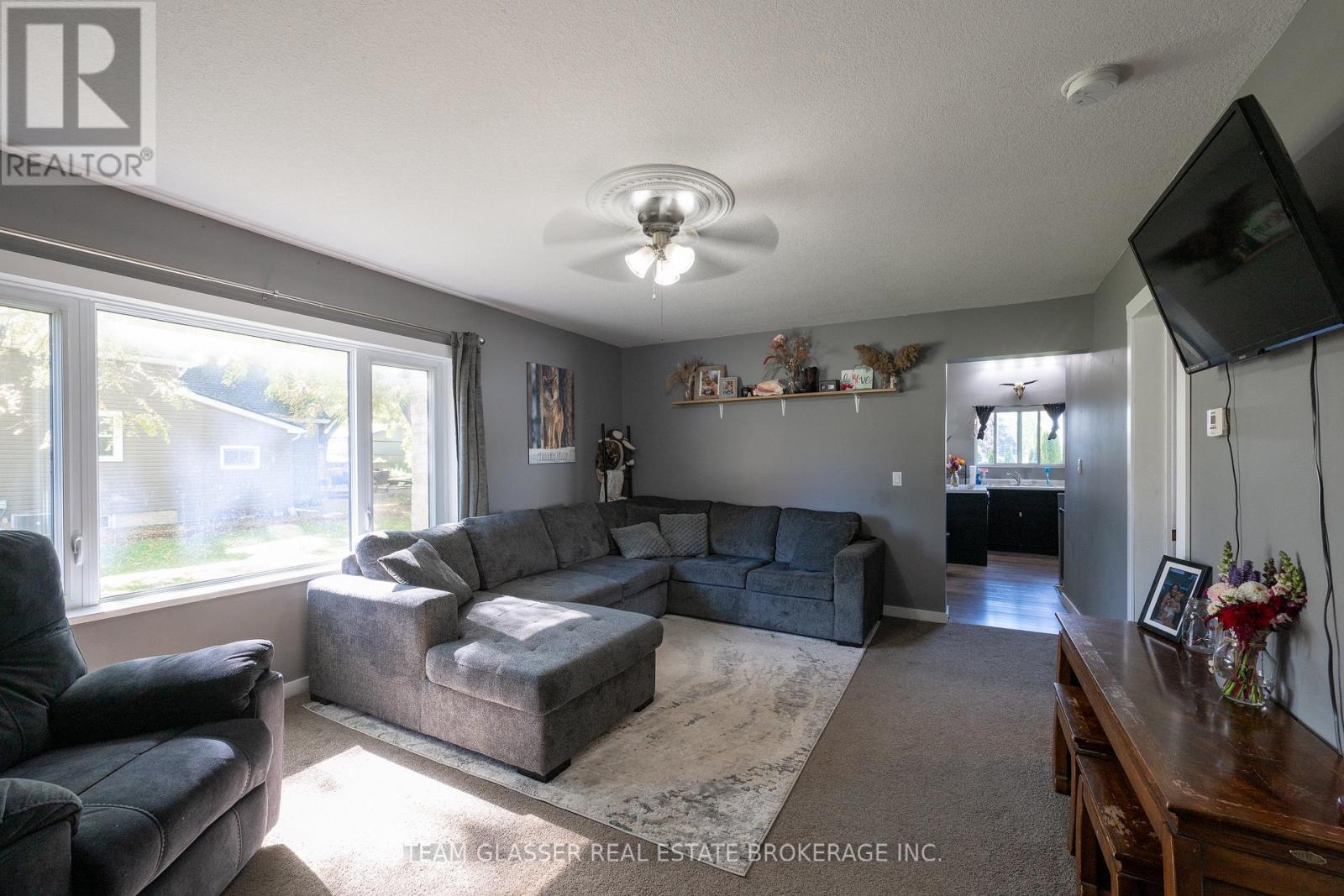 301 MAIN STREET - 17