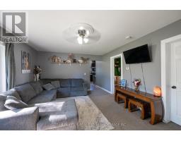 301 Main Street, North Middlesex, ON N0M2K0 Photo 18