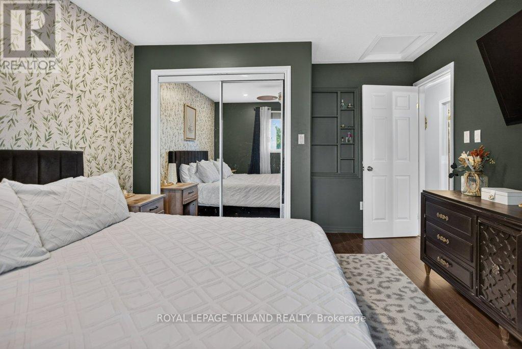 32 SANDERS COURT - 19