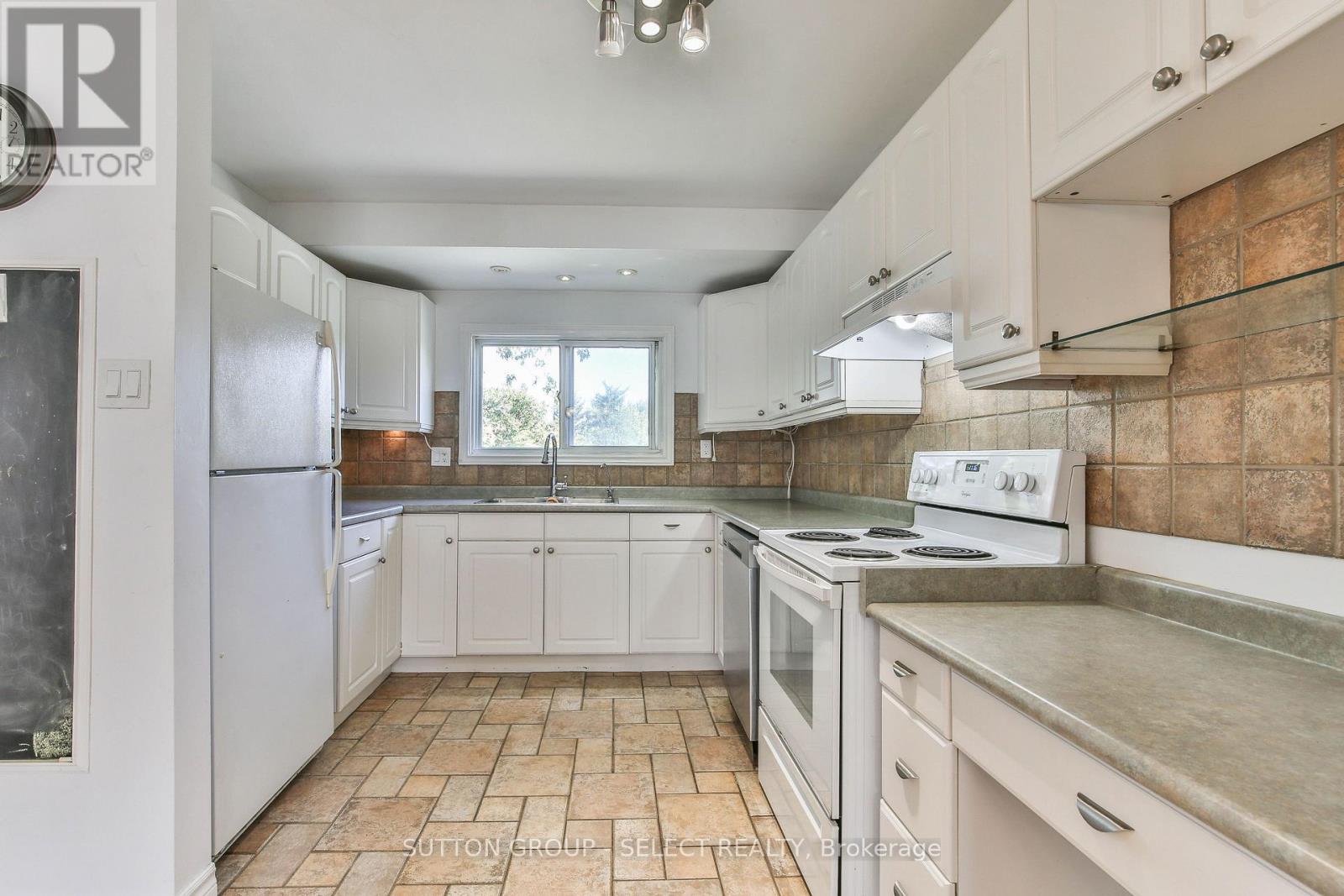 612 WILKINS STREET - 11