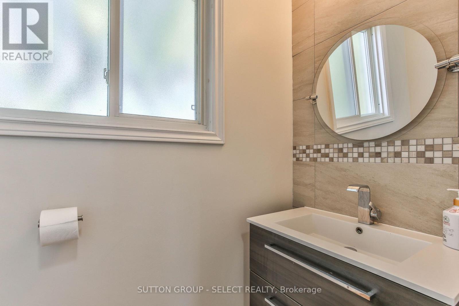 612 WILKINS STREET - 22