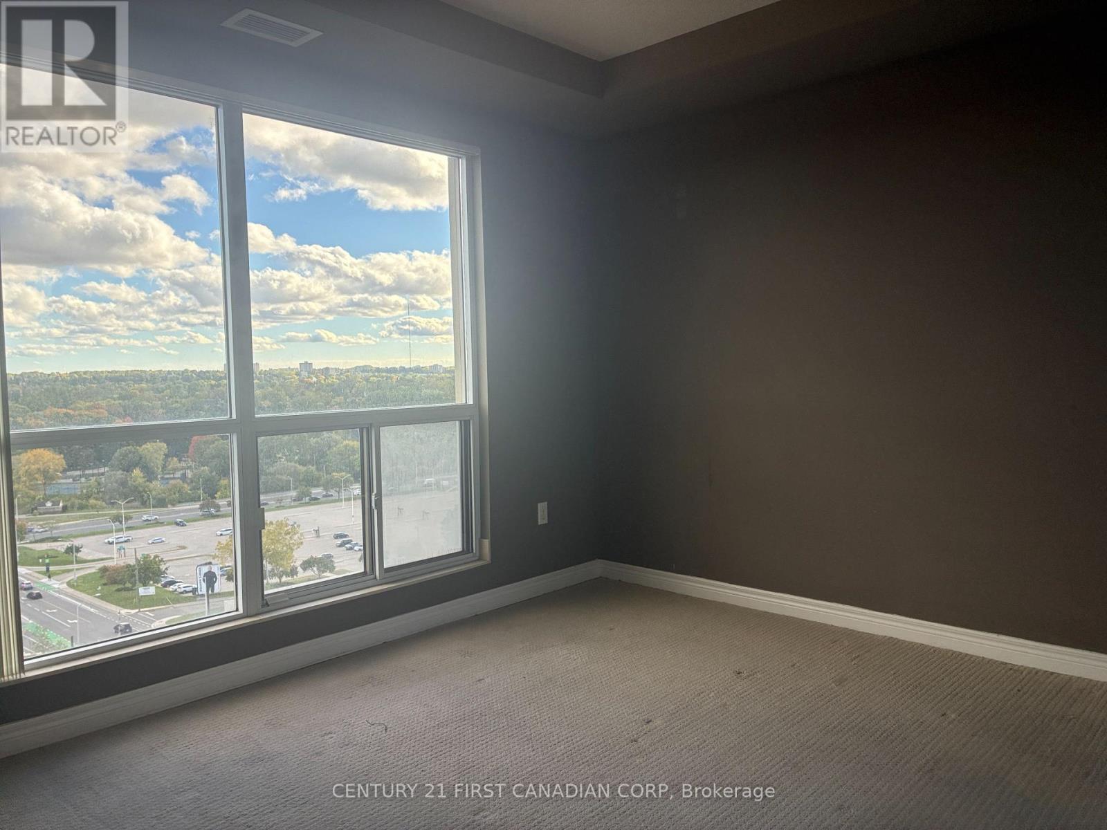 330 Ridout Street North — photo 10