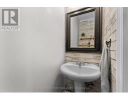 Sitting room - 28 5th Street E, Cornwall, ON K6H2L4 Photo 10