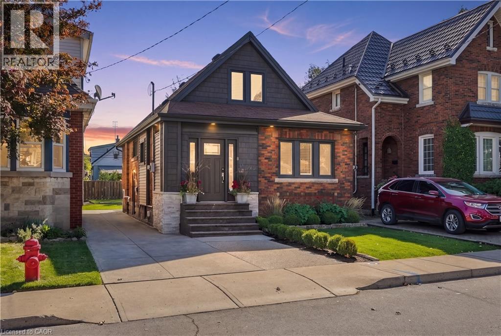 Photo of 77 HOUGHTON Avenue