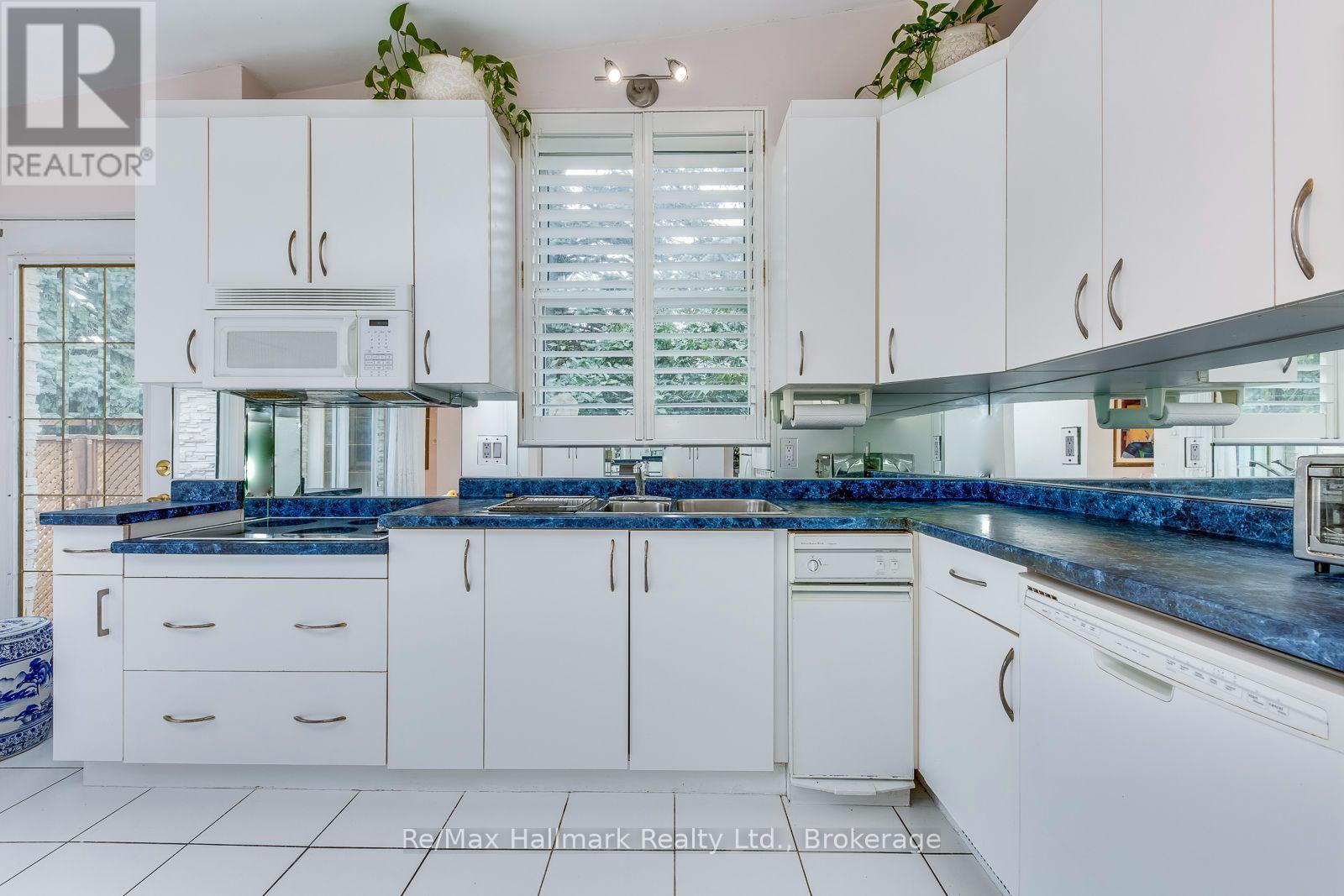 1510 CONSTANCE DRIVE - Image 13