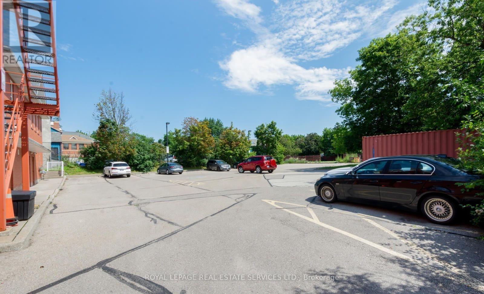 10055 KEELE STREET - 7