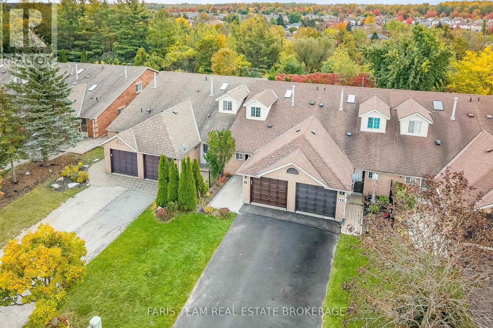 41 Seymour Crescent, Barrie, ON photo 2