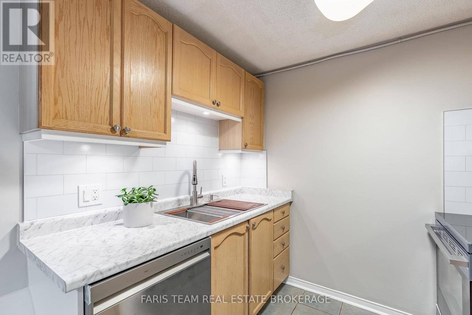 41 Seymour Crescent, Barrie, ON photo 5