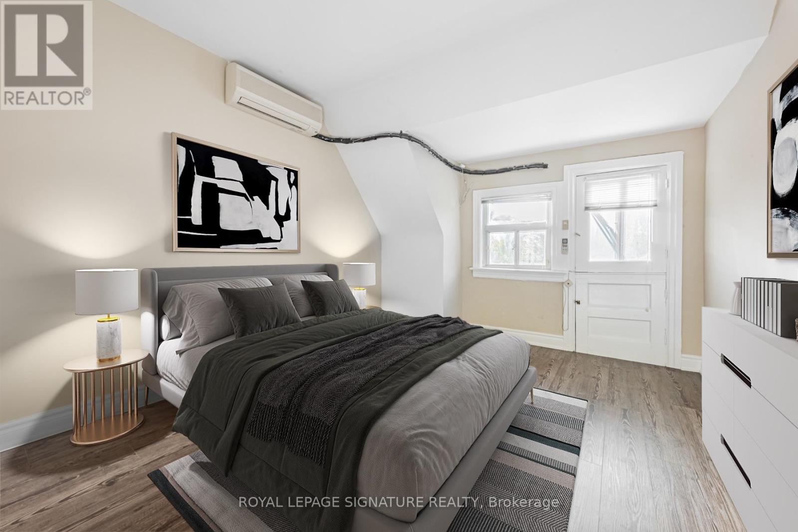 14 Howland Avenue — photo 13