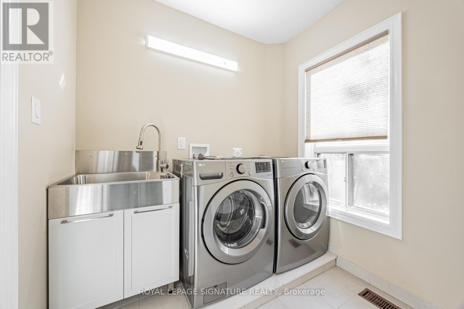 14 Howland Avenue — photo 15