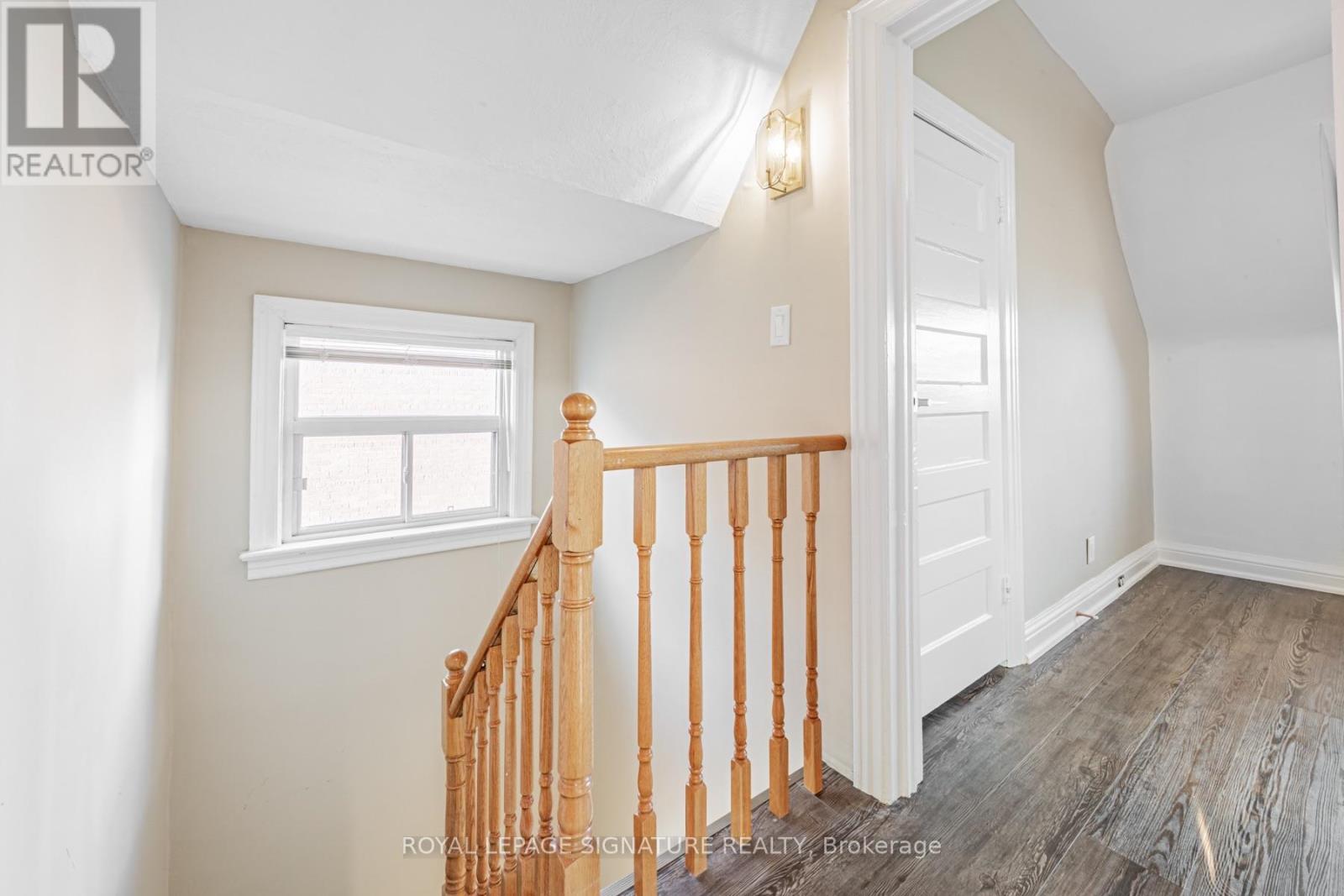 14 Howland Avenue — photo 11