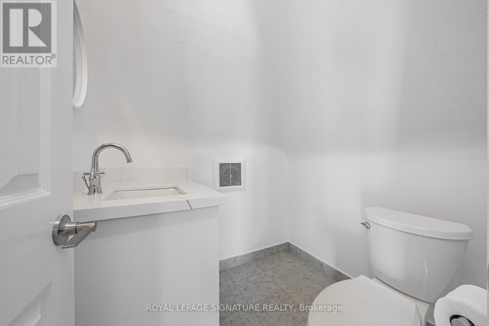 14 Howland Avenue — photo 14