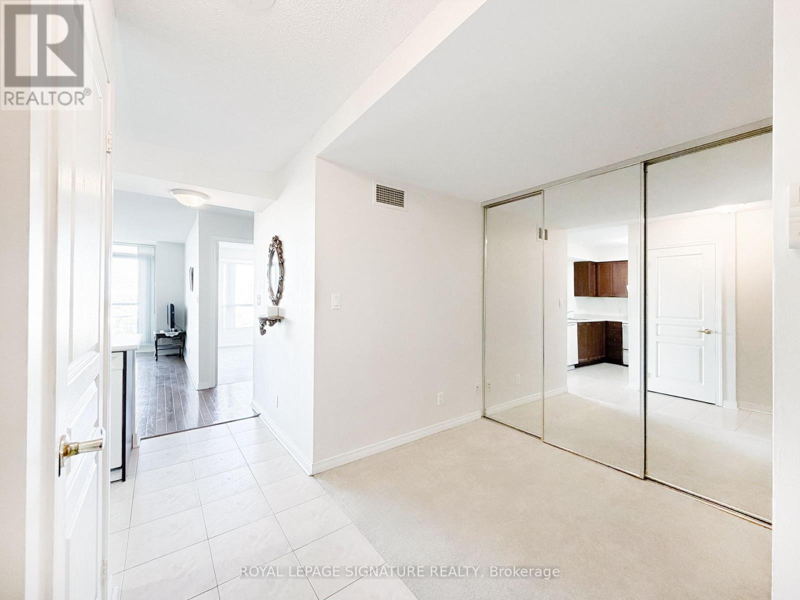 902- 4879 Kimbermount Avenue, Mississauga, ON photo 26