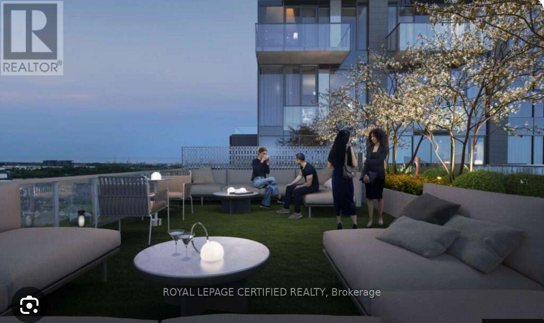 1415 Dundas Street — photo 3