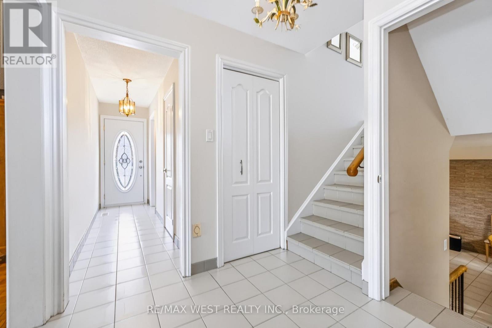 254 Maple Leaf Drive, Toronto, ON photo 15