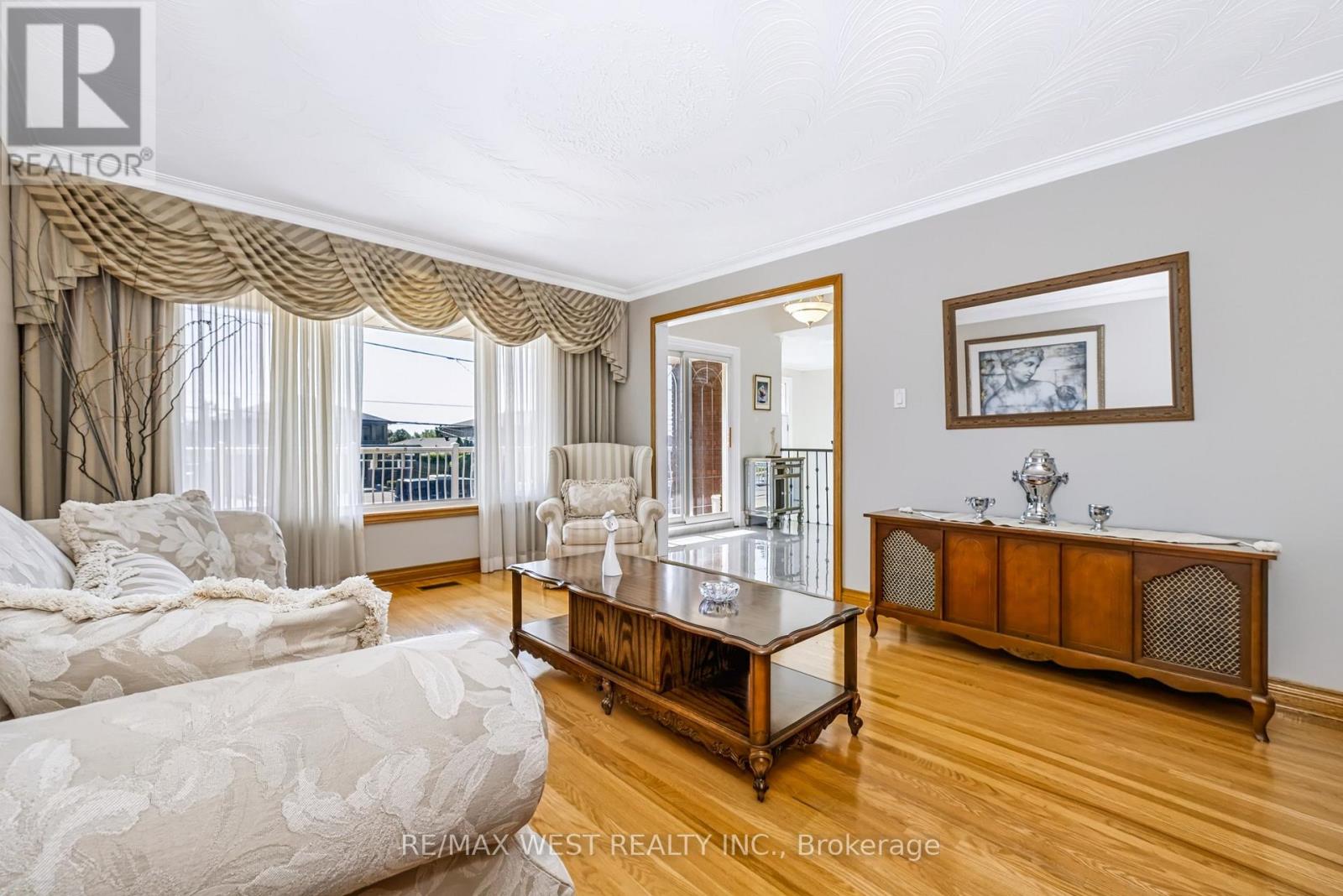 254 MAPLE LEAF DRIVE - 18