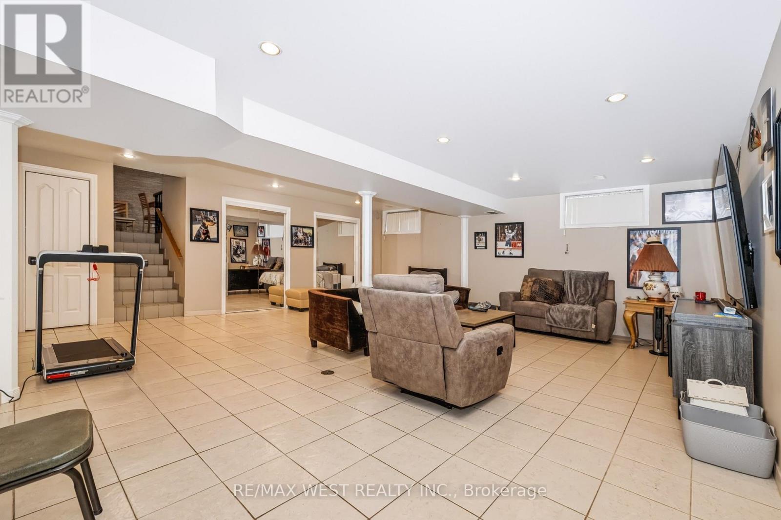 254 Maple Leaf Drive, Toronto, ON photo 38