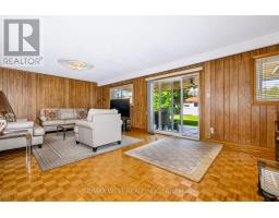 Family room - 254 Maple Leaf Drive, Toronto, ON M6L1P1 Photo 11