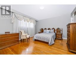 254 Maple Leaf Drive, Toronto, ON M6L1P1 Photo 32