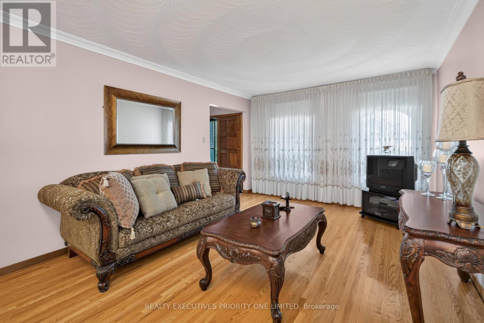 355 Glen Park Avenue, Toronto, ON photo 6